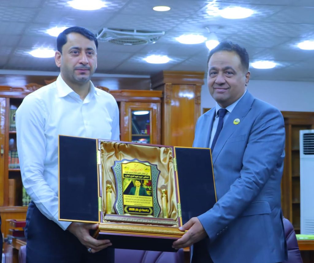 رئيس جامعة ذي قار يستقبل الأمين العام لمجلس الوزراء ومحافظ ذي قار ويكرّم الجهات الداعمة لمشاريع الجامعة