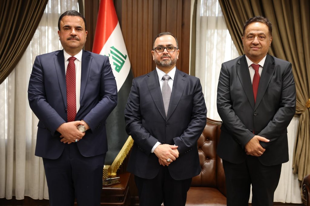 رئيس جامعة ذي قار يلتقي وزير التعليم العالي والبحث العلمي لبحث أولويات الجامعة ومشاريعها الاستراتيجية